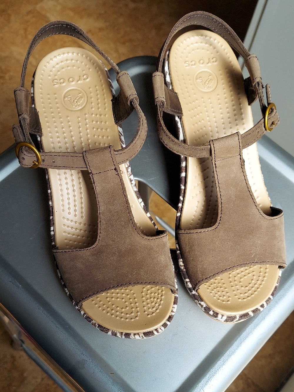 CROCS Women's Brown Suede T-Strap Sandals
